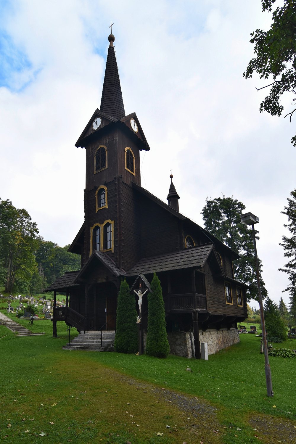 Gyönyörű tátrai templomok kívül-belül