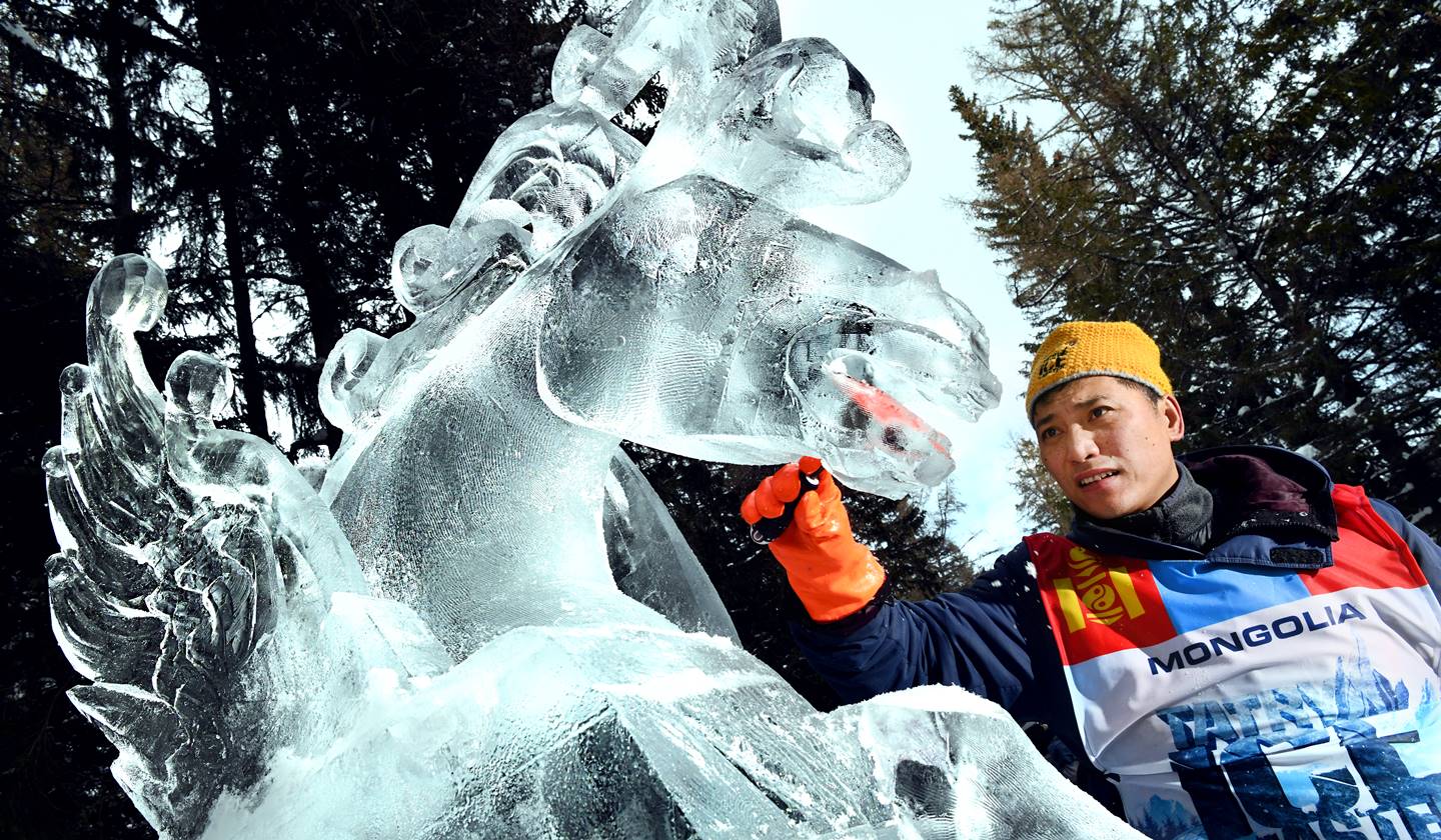 Tíz csapat 35 remekművet alkotott a Tatry Ice Master jégszobrász versenyen-1