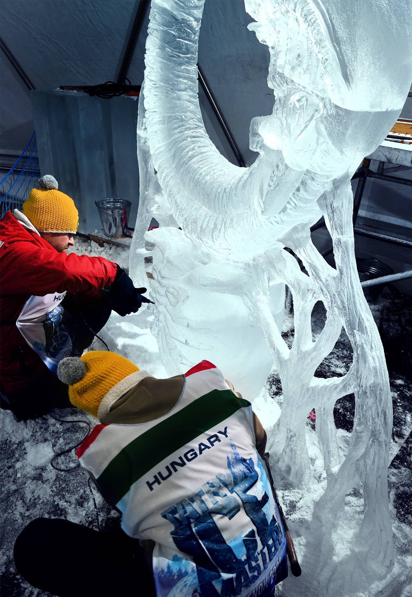 Tíz csapat 35 remekművet alkotott a Tatry Ice Master jégszobrász versenyen-3