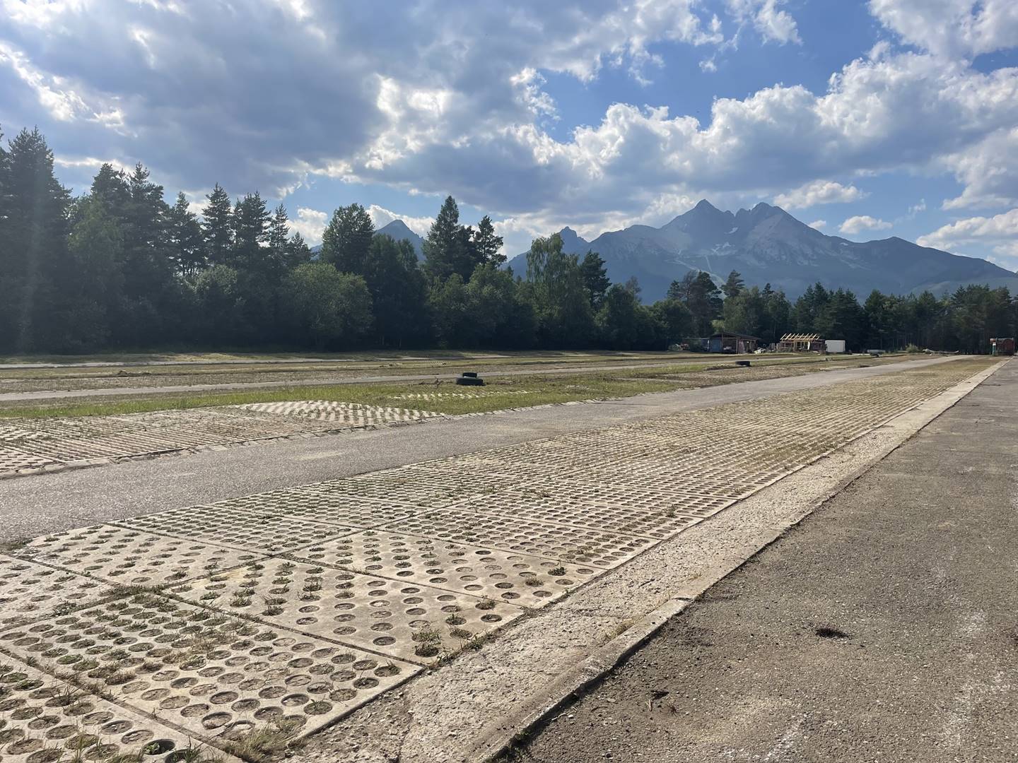 A tátralomnici ingyenes parkoló használatának részletei-2