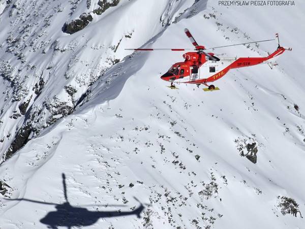 A hegyimentők két lengyel turista holttestét hozták le a Gerlach közeléből