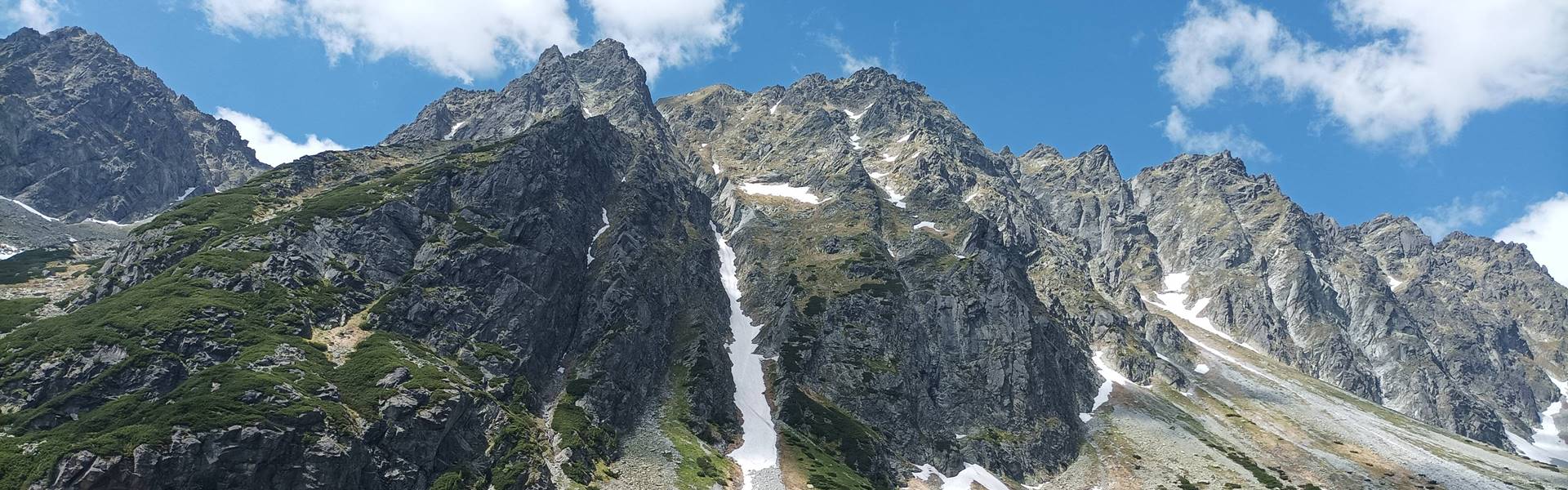 Több tucat hegyi vezetőt és turistát ellenőriztek a Tátrában