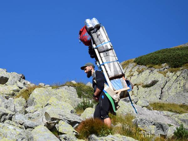 Rekordok és könnyek hullottak a Tátrában: 110 serpa tisztelgett Beránek előtt