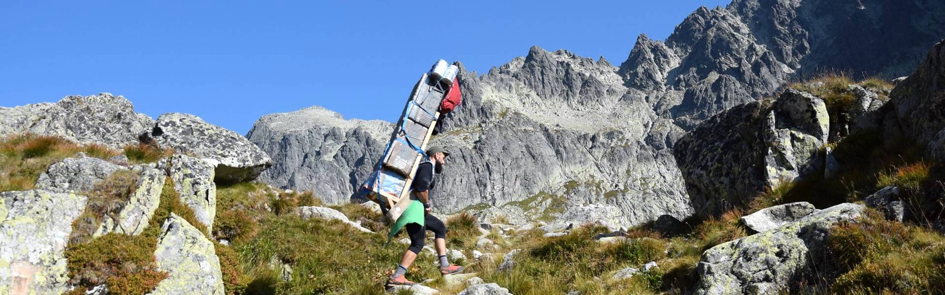 Rekordok és könnyek hullottak a Tátrában: 110 serpa tisztelgett Beránek előtt