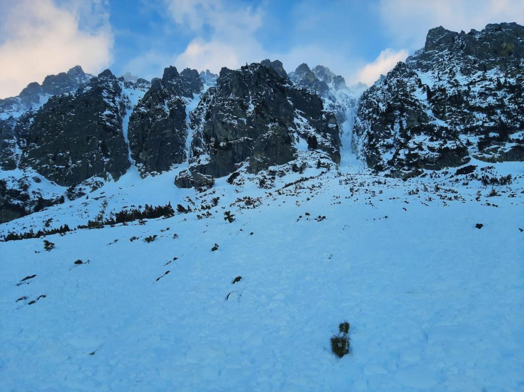 Tragikus lavinabaleset a Menguszfalvi-völgyben-1